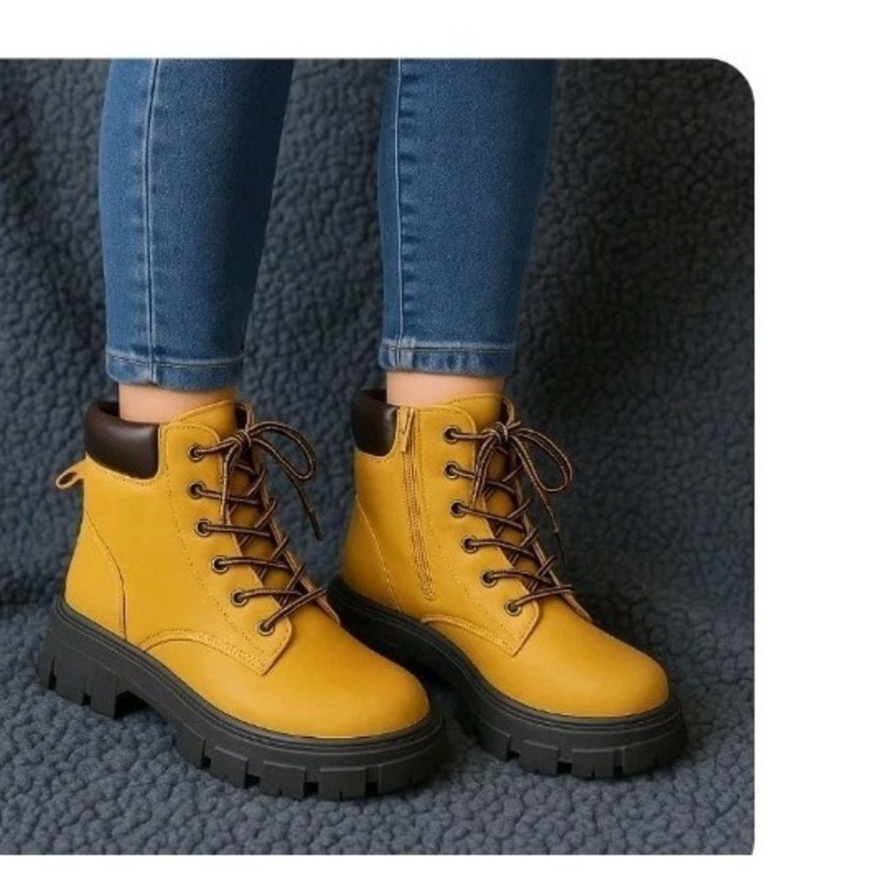Rouge Women's Combat Boots Size 11 Tan Chunky Platform Lace Up Zip Ankle Booties